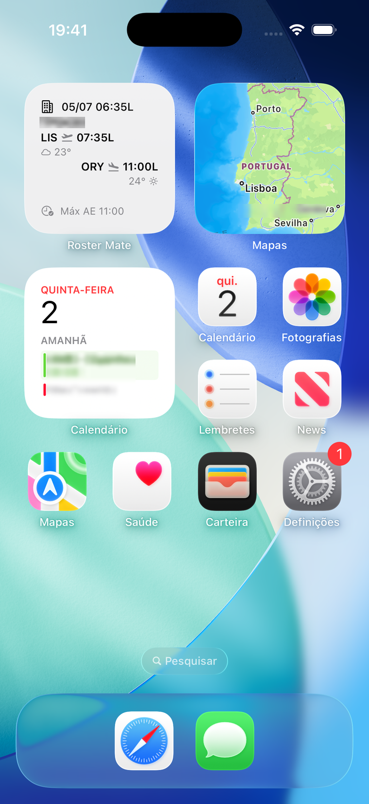 Ecrã inicial do iPhone com o widget do Roster Mate a mostrar a hora de apresentação, a etapa e o Máx AE do próximo serviço.